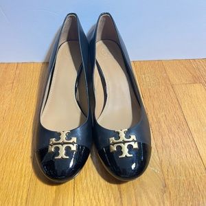 Tory Burch Logo Cap Toe Pump